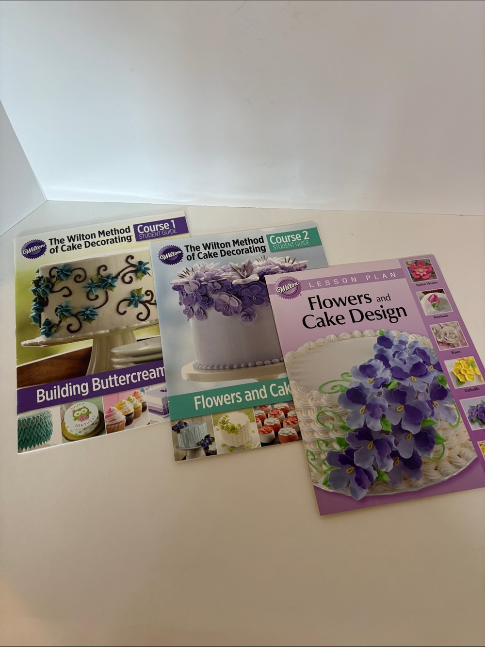 Wilton Purple Floral Cake Design Lesson Booklets